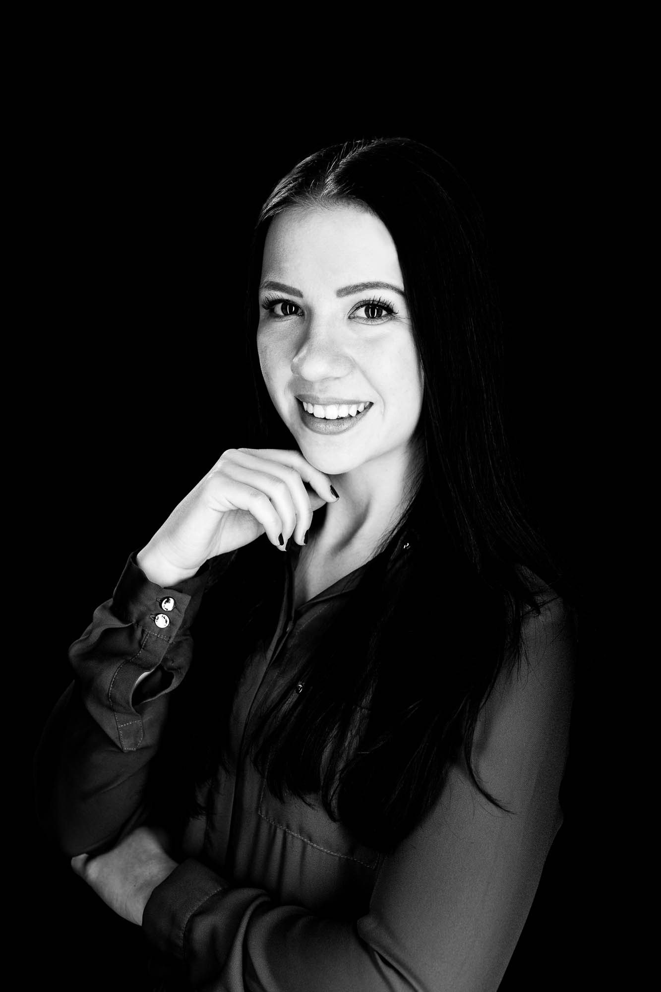 Export x3 Headshot  06590 Dez 01 2019 Bearbeitet Headshots 2019  Miro Nicole Nadine